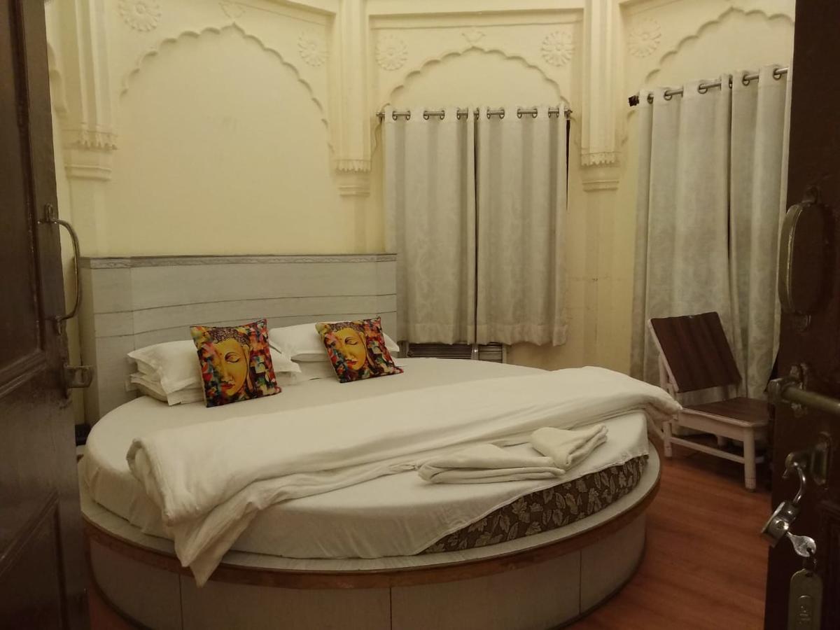 Dwivedi Hotels Hotel Elena Варанаси Экстерьер фото