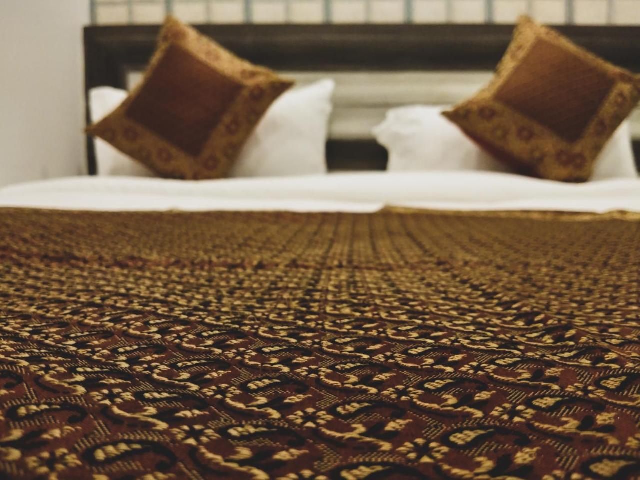 Dwivedi Hotels Hotel Elena Варанаси Экстерьер фото