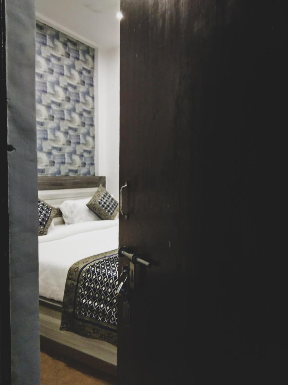 Dwivedi Hotels Hotel Elena Варанаси Экстерьер фото