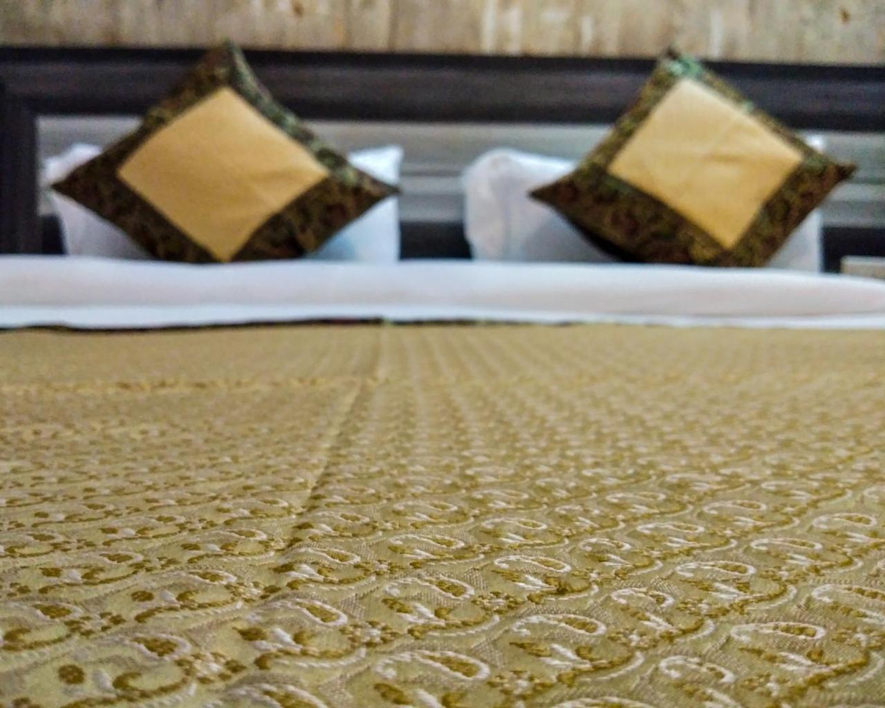 Dwivedi Hotels Hotel Elena Варанаси Экстерьер фото