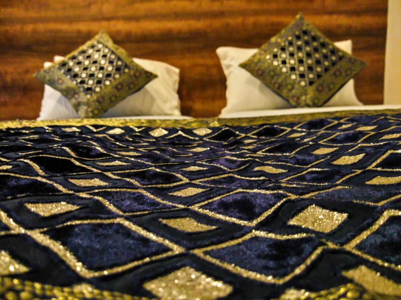 Dwivedi Hotels Hotel Elena Варанаси Экстерьер фото