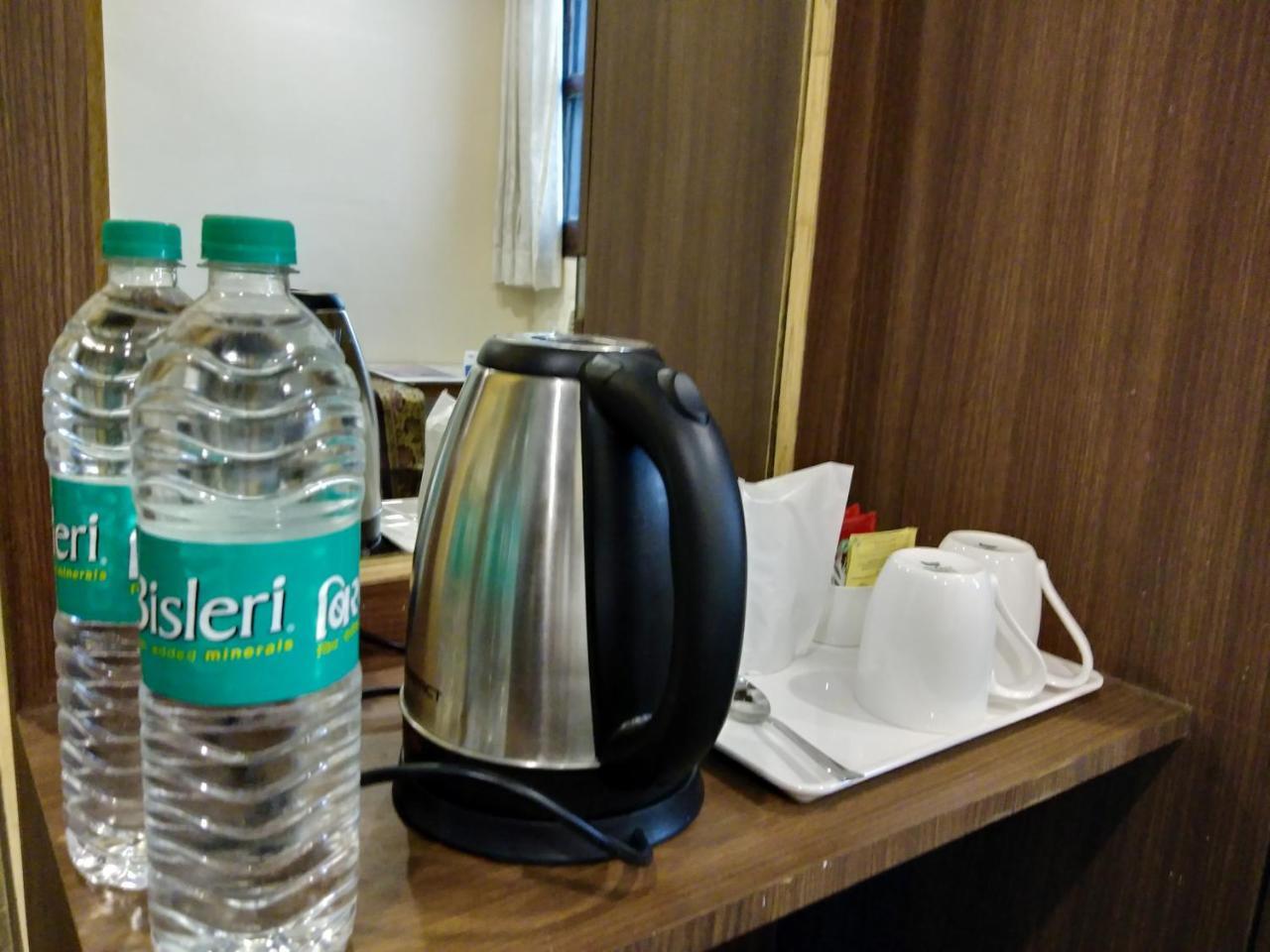 Dwivedi Hotels Hotel Elena Варанаси Экстерьер фото