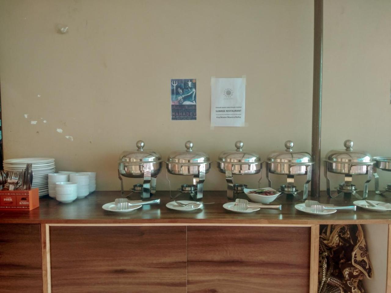 Dwivedi Hotels Hotel Elena Варанаси Экстерьер фото